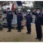 Dépôt de gerbe par les pompiers devant la grande croix du cimetière - Décembre (...)